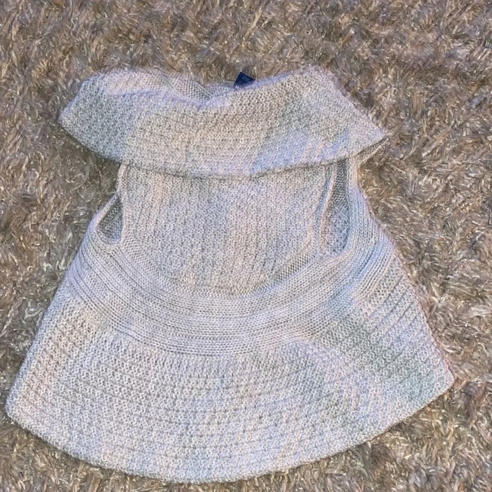 Old navy Girls size 5t vest used once